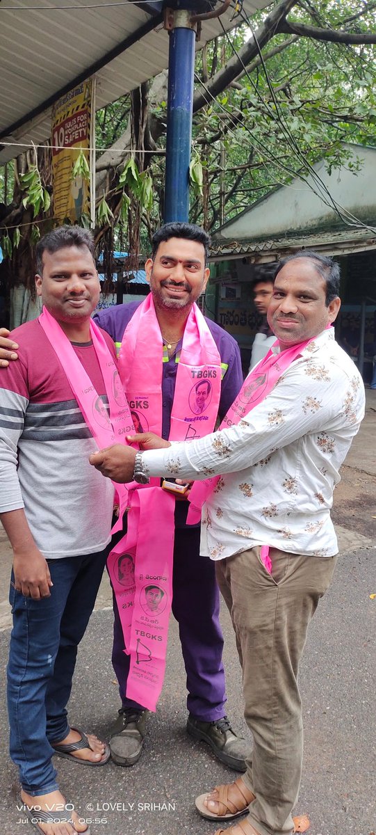 sampath_mncl's tweet image. బొగ్గు బ్లాకుల వేలంపాటకి వ్యతిరేకంగా RKNT TBGKS ఆధ్వర్యంలో నల్ల బ్యాడ్జీలతో నిరసన మరియు గని మేనేజర్ గారికి మెమొరాండం ఇవ్వడం జరిగింది