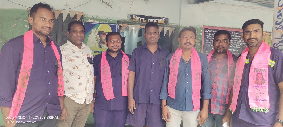 sampath_mncl's tweet image. బొగ్గు బ్లాకుల వేలంపాటకి వ్యతిరేకంగా RKNT TBGKS ఆధ్వర్యంలో నల్ల బ్యాడ్జీలతో నిరసన మరియు గని మేనేజర్ గారికి మెమొరాండం ఇవ్వడం జరిగింది