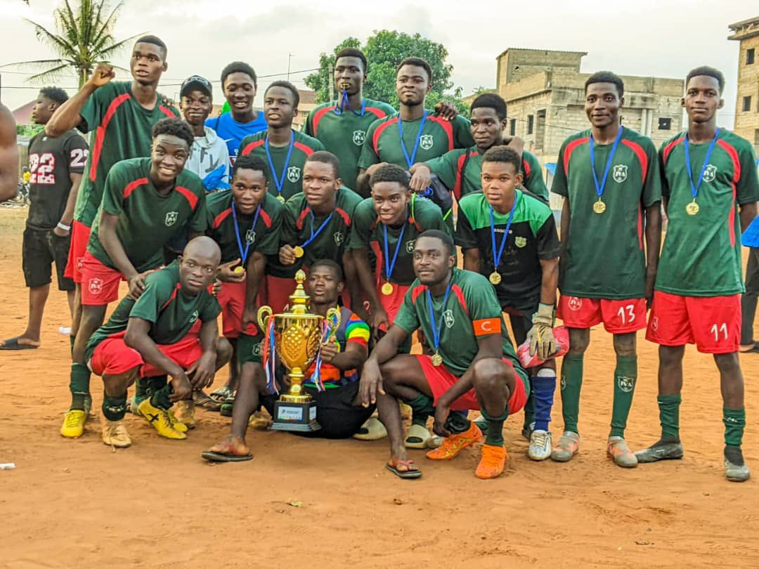 La persévérance accepte l'échec, se relève et continue son chemin. 

La persévérance est la seule clé qui ouvre la porte du succès. 

Avec la persévérance active, soit tu gagnes maintenant, soit tu gagnes avec le temps. 

Dans tous les cas, tu gagnes
<a href="/FtfTogolaise/">FTF-Fédération Togolaise de Football</a> <a href="/228foot/">228FOOT</a>