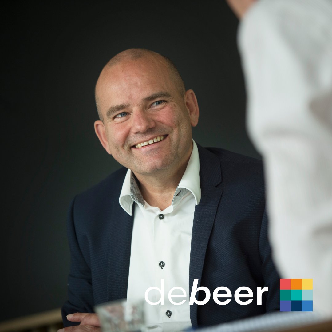 Sven Verbruggen viert vandaag zijn 12,5-jarig jubileum bij De Beer Accountants &amp; Belastingadviseurs! Een prachtige mijlpaal om samen bij stil te staan. 👏

Hartelijk dank voor je harde werk en van harte gefeliciteerd met het bereiken van deze mijlpaal! 🥂

#DeBeer #jubileum