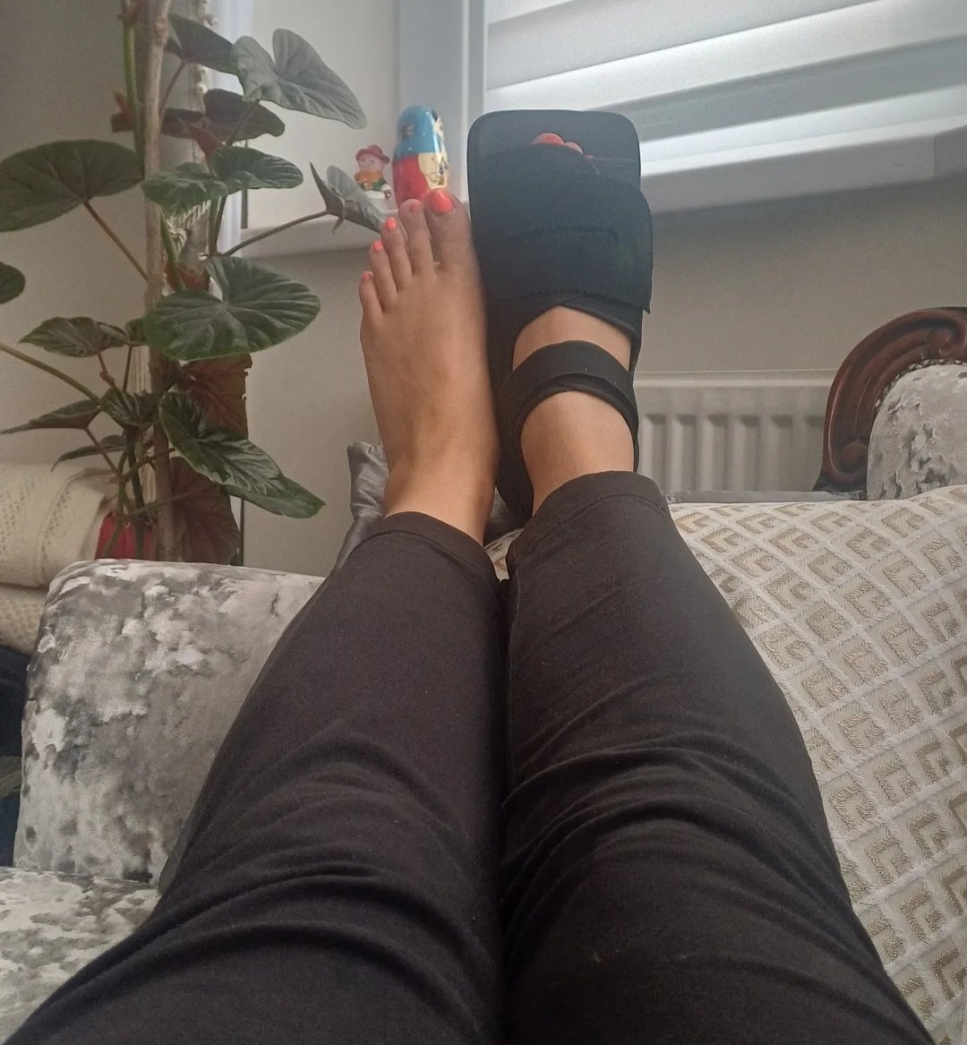 When I broke my foot, I didn't have time to sit still. I thought I'd be up and running in days.

Turns out the doctor was right. I'm not superhuman, and it likely will be 1 month of rest and 3 months before full recovery.

It's hard. I'm not made to go slow! 
Is this growing up?