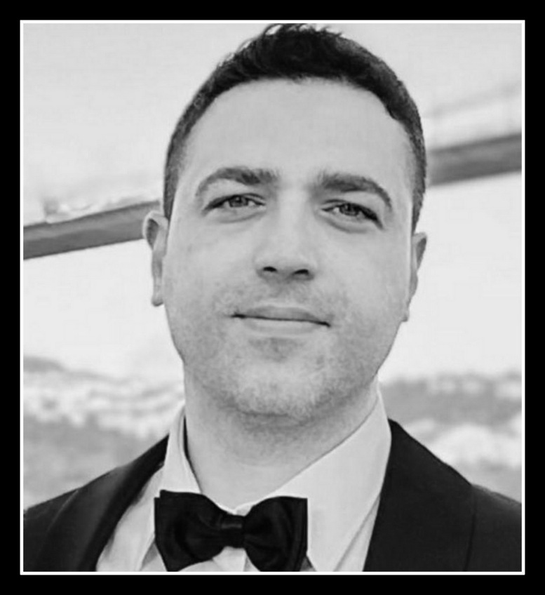 Başımız Sağ Olsun

Beşiktaş Tribün emektarlarımızdan Suadiye Grubu'ndan Salih Engin'in kardeşi Ufuk Engin vefat etmiştir. 
Merhumun cenazesi, bugün ikindi namazını müteakip Karacaahmet Şakirin Camii'nden kaldırılacaktır. 
Engin ailesine, sevenlerine sabır ve başsağlığı dileriz.