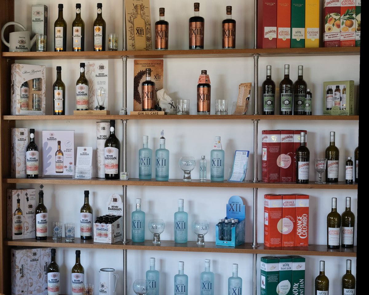 Have you discovered the incredible range of spirits from Distilleries et Domaines de Provence? From our iconic Pastis to the mouth-watering RinQuinQuin, there's something for everyone to enjoy.