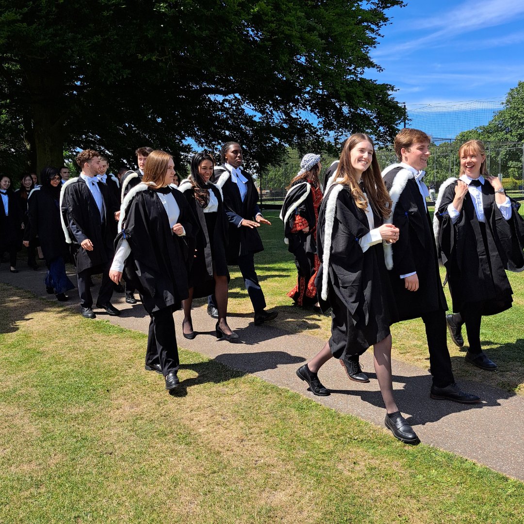 🎓🎉 Huge congrats to Lucy Cavendish College's class of 2024!

On Saturday we made history, as we celebrated the #graduation of our first cohort of mixed, standard-age #students.

Here's to your bright futures and endless possibilities! We couldn't be prouder! ❤️✨