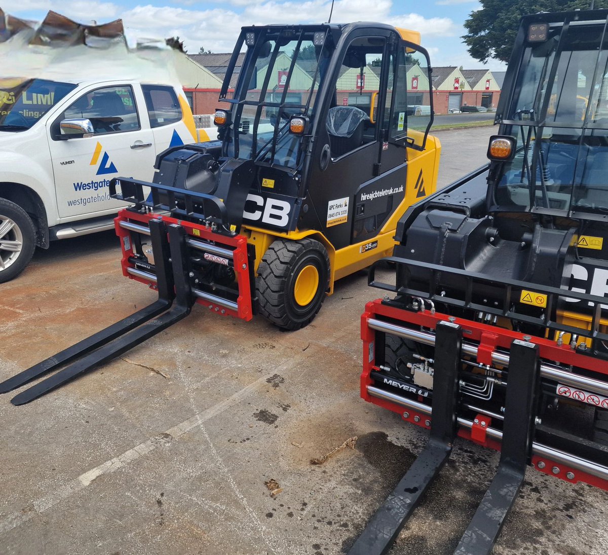 Two new JCB TLT35-23D's receiving final checks and being fitted with <a href="/BolzoniAuramo/">Bolzoni Auramo</a> fork positioners and air conditioning. 

More flexibility from <a href="/hireateletruk/">APC Forks</a> and the drivers have every creature comfort to maximise productivity.

#attachments #Bolzoni #flexible #productivity