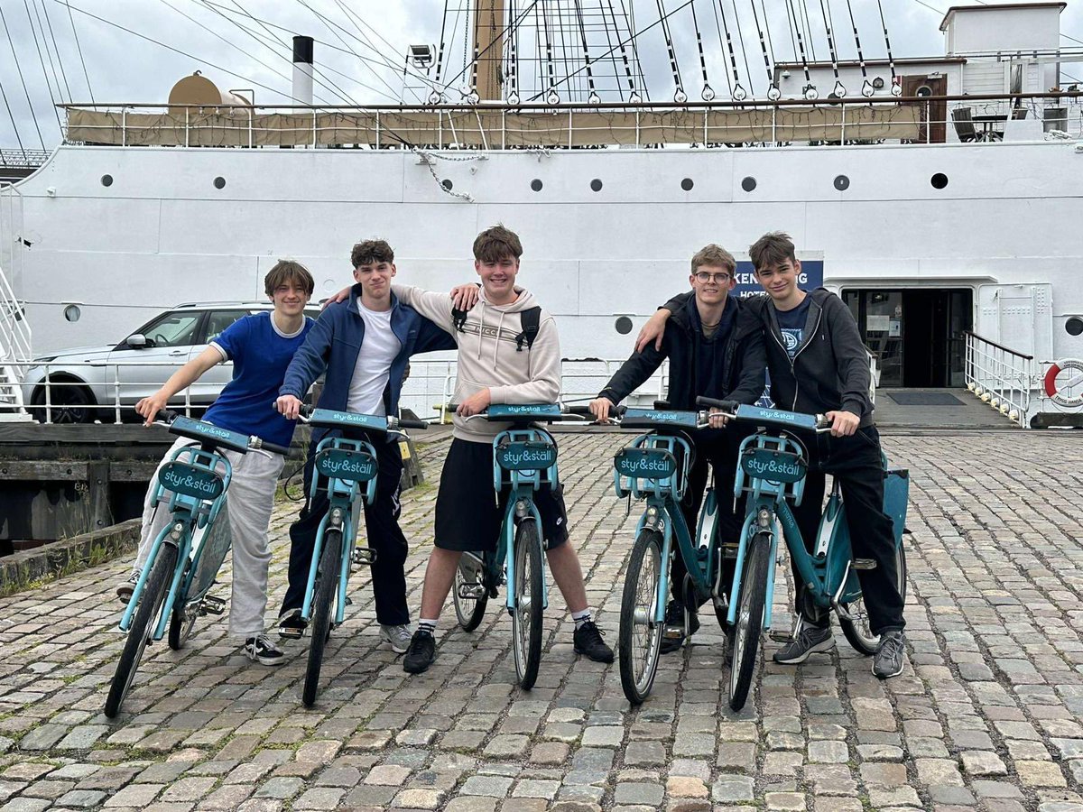 DofEWyedean's tweet photo. A day in Gothenberg at the start of the Gold DofE trip in Sweden.  33 year 12 students taking in the sites of the city. #cycling #markets #culture #botanicalgardens #expeditionpreparation https://t.co/hHL7n3qgJt