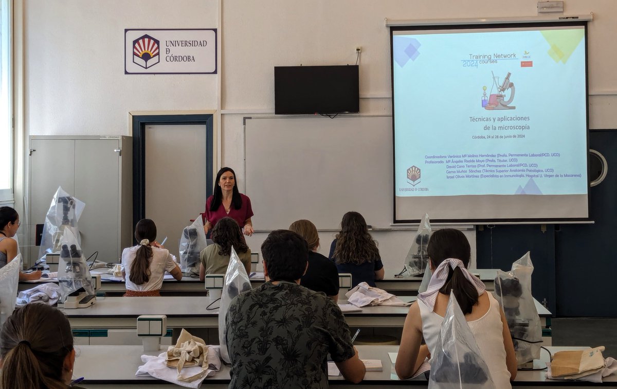 ENZOEM_UCO's tweet photo. La semana pasada se llevó a cabo con éxito el curso "Técnicas y Aplicaciones de la Microscopía", enmarcado en la oferta del ceiA3 @cei_A3 de Training Network Courses 2024 y del Programa de Doctorado en Biociencias y Ciencias Agroalimentarias @PD_BioCienAgro. + https://t.co/5jurMJi5zj
