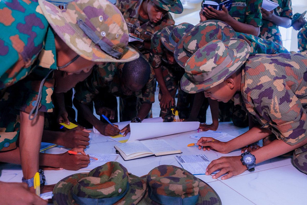 DESTINEDSTARS1's tweet photo. We're delighted to share photos from our recently concluded youth bootcamp, with Nigerian Military School Zaria; where students learned about the essence of leadership and how to apply it in today's world.
#YouthLeadership #Youthbootcamp #DestinedStarsInitiative. https://t.co/y02vcRLIcb