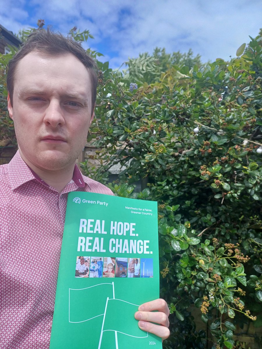 BroxGreenParty's tweet photo. On Thursday you can vote for Broxbourne @TheGreenParty candidate, @OwenBrett1, for real change locally and nationally.

The Greens are the only party to offer hope, not fear, in an increasingly hostile world. Unlike other parties, the Greens are focused on one issue - the future. https://t.co/CG2tUNTxhU