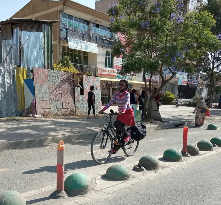 #DidYouKnow that #airpollution in Ethiopia can lead to nearly 39,000 deaths/yr and cause economic losses of 281 billion ETB 📉? A recent investment business case by <a href="/epaethiopia/">Environmental Protection Authority</a> #UNDP &amp; #EU calls for urgent action to address this burden on 🇪🇹. Learn more bit.ly/4eIfuDr