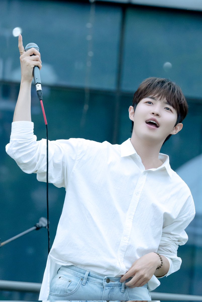 밥 알 두톨🤓
오늘 저녁 맛있게 먹었길😋

#김재환 #kimjaehwan