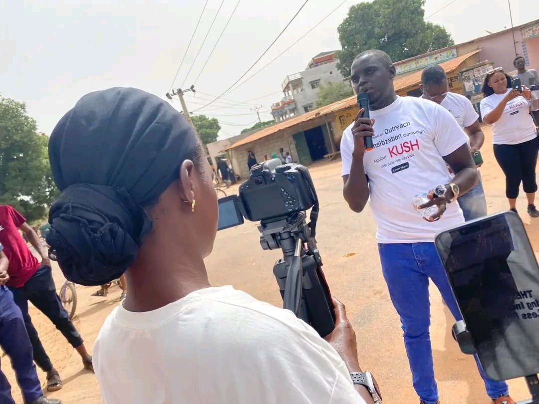 Alpha MK Lowe tweet media