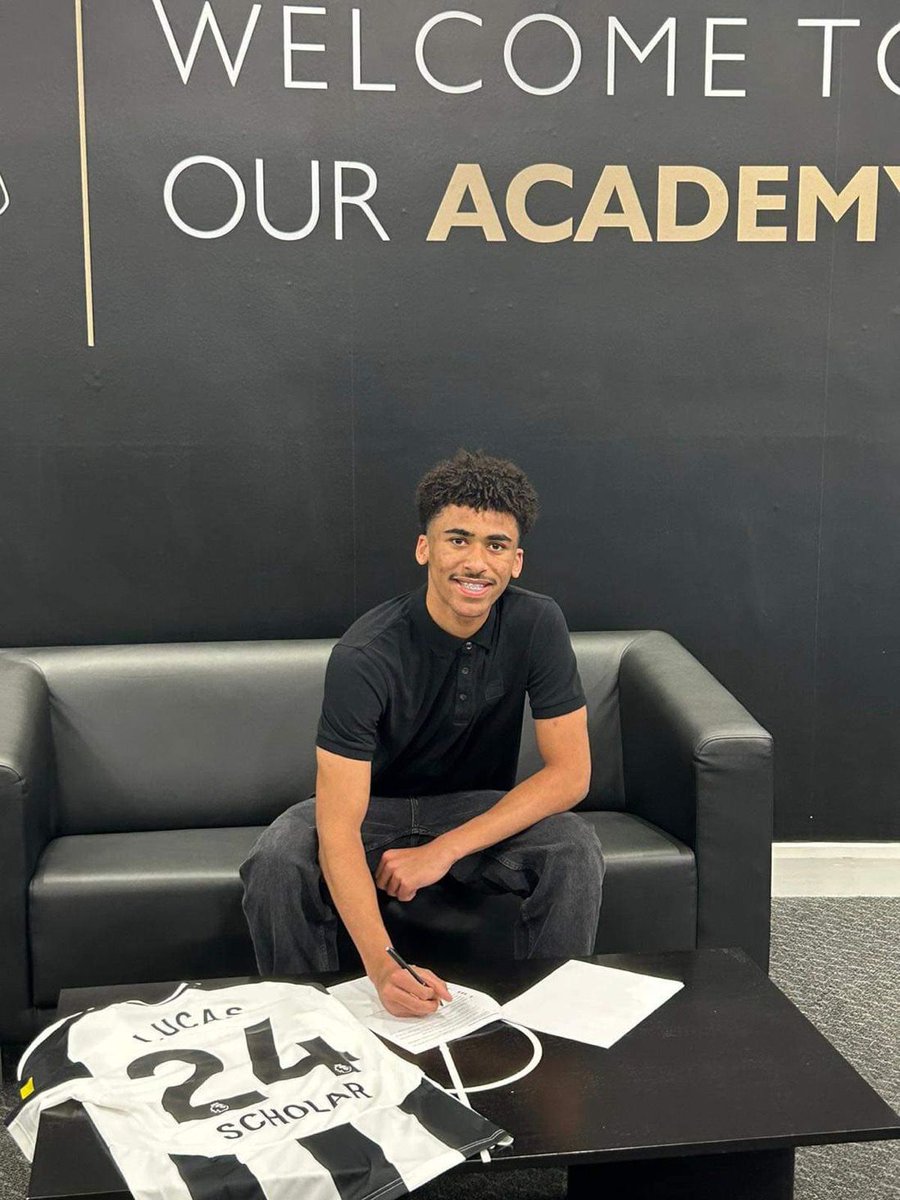 After only 6 games for Clevedon Town Under 18s the dream has come true for 16 year old Seasider’s striker Kayden Lucas, better known by his nickname ‘Chumpy,’ who has signed a scholarship at Premier League giants Newcastle United. Full story here: pitchero.com/clubs/clevedon…