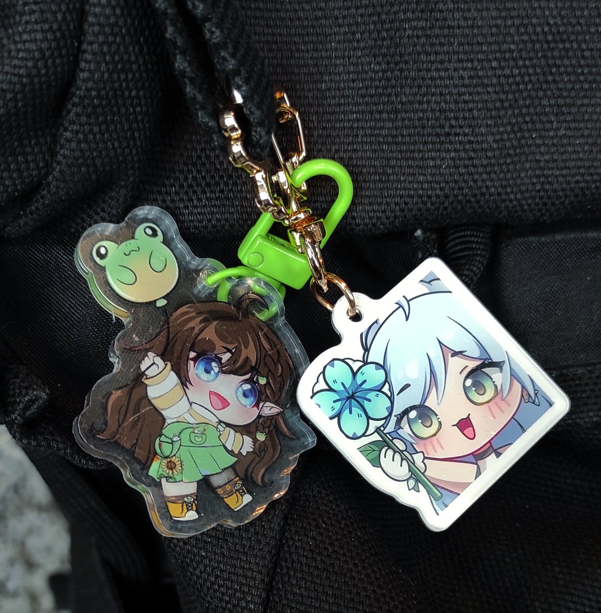 tharoXes's tweet photo. Thank you so much for these cute Keychains! Have a safe and sound home trip. 🛫

#dokomi24 #art #Vtuber https://t.co/EmhMWN4XUy