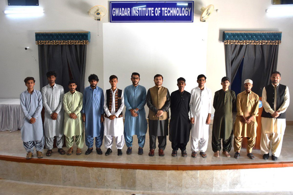 UNDP has successfully completed vocational training to 50 Baloch youth (both male and female) in collaboration with GoB. Over four months, trainees gained essential skills to leverage opportunities from CPEC projects in Gwadar. #VocationalTraining #Balochistan #CPEC