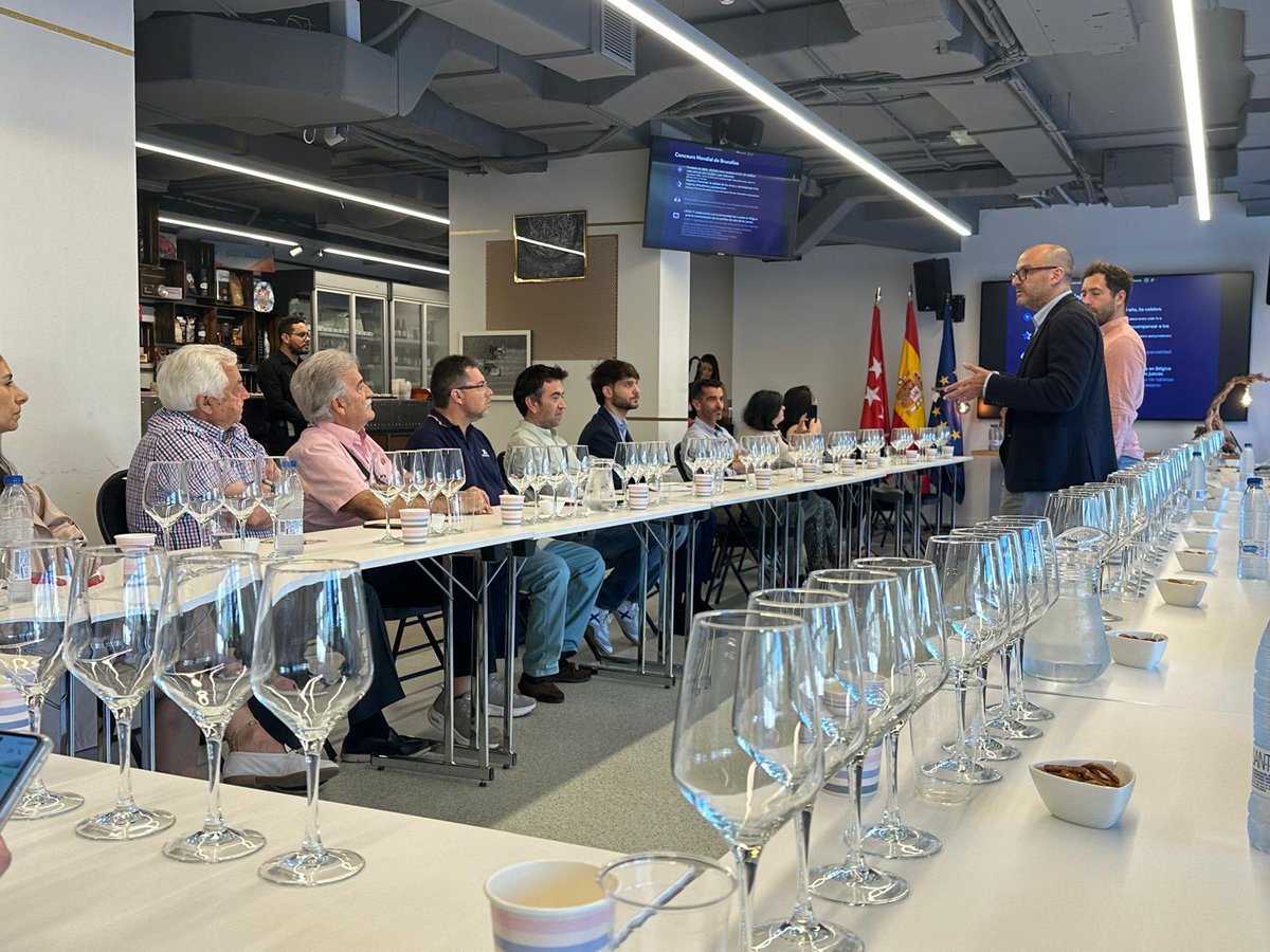 <a href="/fredericgaltier/">Frédéric Galtier</a> y <a href="/sylvainthibaud/">Sylvain Thibaud</a> nos hablan sobre la colaboración entre <a href="/winespace_fr/">Winespace</a> y <a href="/concoursmondial/">Concours Mondial de Bruxelles</a> para digitalizar las #CatasdeVino
Proyecto #Sisvitimad2.0 financiado por <a href="/ComunidadMadrid/">Comunidad de Madrid</a> y #FondosFeder