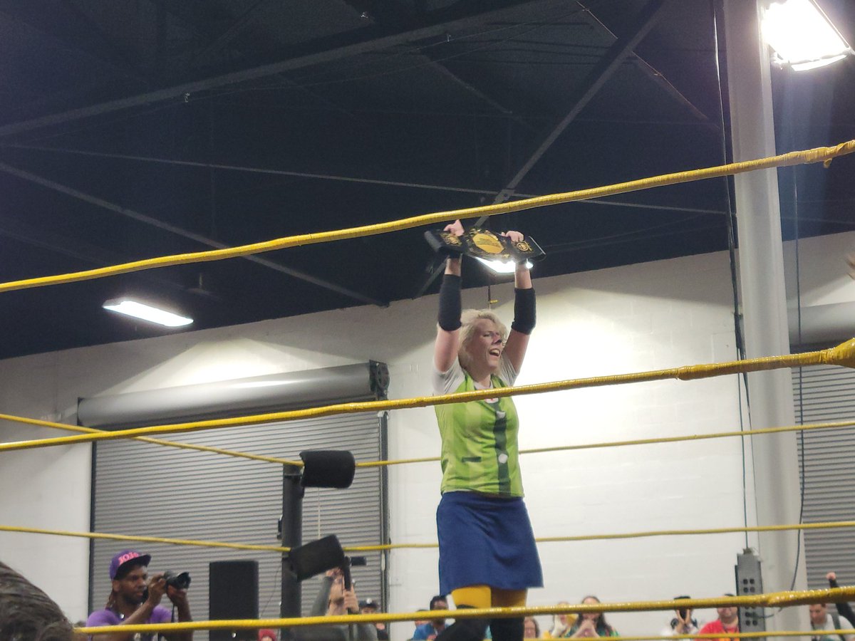 OreoIsGroovy's tweet photo. @PriLaurities @TooManyGames @CosplayPW https://t.co/WUUpITRJGB