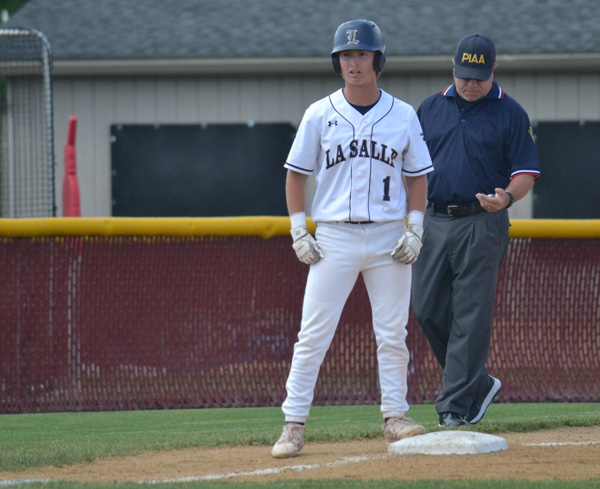 Tom Moore tweet media