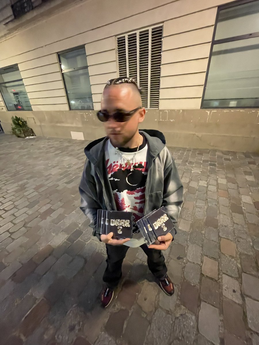 EP « Drrr 2 » maintenant disponible en streaming ✨✨✨ 

Mes locos un lien pour vous : linktr.ee/dor_lbr

9 titres pour DRRR tout l’été 💛