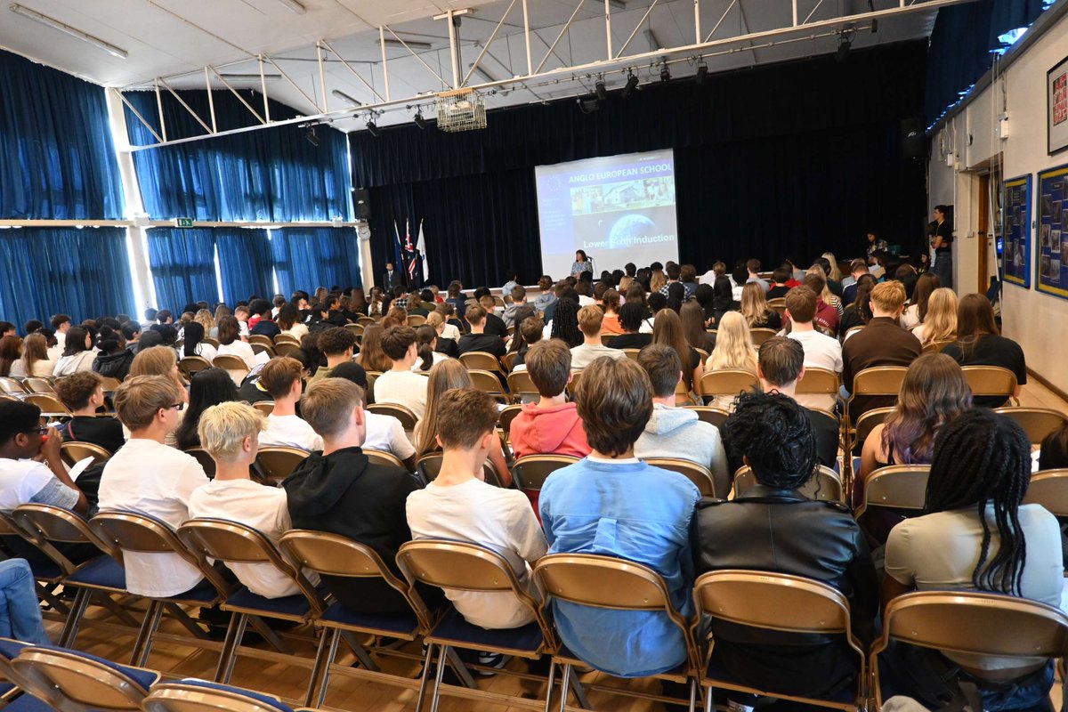 angloeuropean73's tweet photo. A warm welcome back to our Year 11 students and new Lower Sixth students completing their induction day today! 🌟
We look forward to seeing students on GCSE results day as we complete their admission to our International Sixth Form.
Best of luck!
#AngloFamily #InductionDays https://t.co/VyI41YCSW5