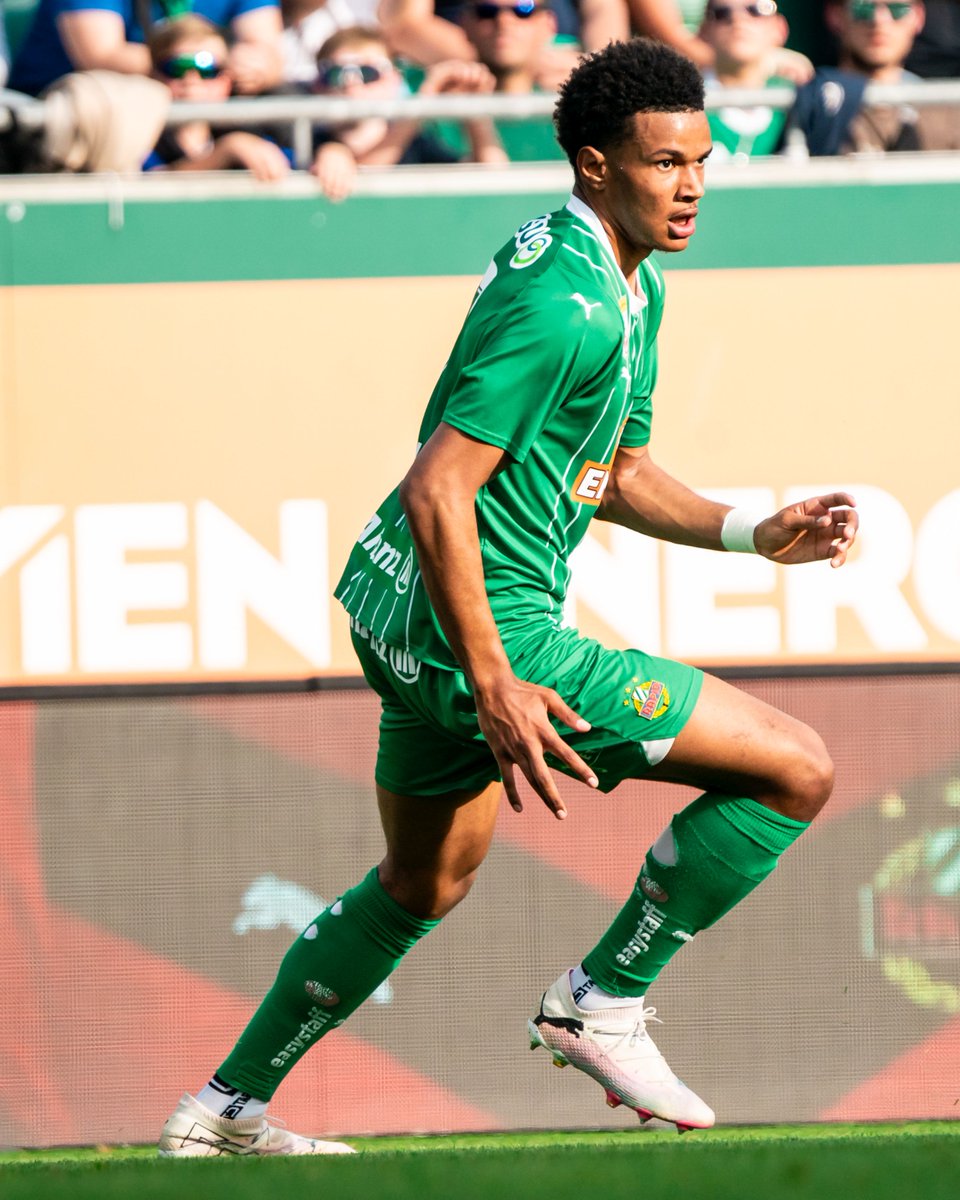 skrapid's tweet photo. Ein Abgang, welcher sich in den letzten Tagen abgezeichnet hat: Fally Mayulu verlässt den SK Rapid und wechselt auf die Insel zum englischen Zweitligisten Bristol City. Viel Erfolg bei deiner neuen Herausforderung, Fally! 

📰 https://t.co/akaBTEDX3Z
#SCR2024 https://t.co/8n602pBpJZ