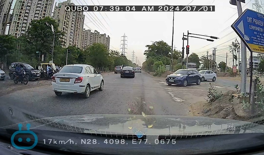 trafficrules007's tweet photo. Red light jump at golf course extension road by vehicle no. HR55AR6549, DL8CAZ8092, HR98E5183
@TrafficGGM @MeraGurgaon @DC_Gurugram 
#gurugram #TrafficAlert #trafficrules https://t.co/nh3WR0bJqS