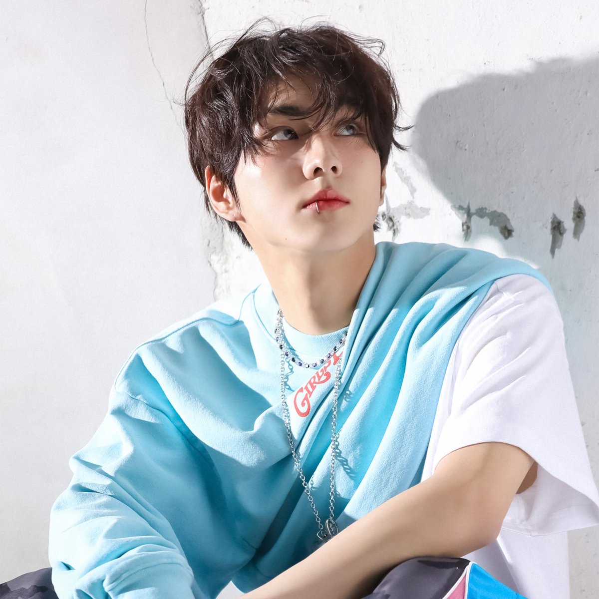jungwonfeeds's tweet photo. freckles 🥺 https://t.co/TN0reh5zbo
