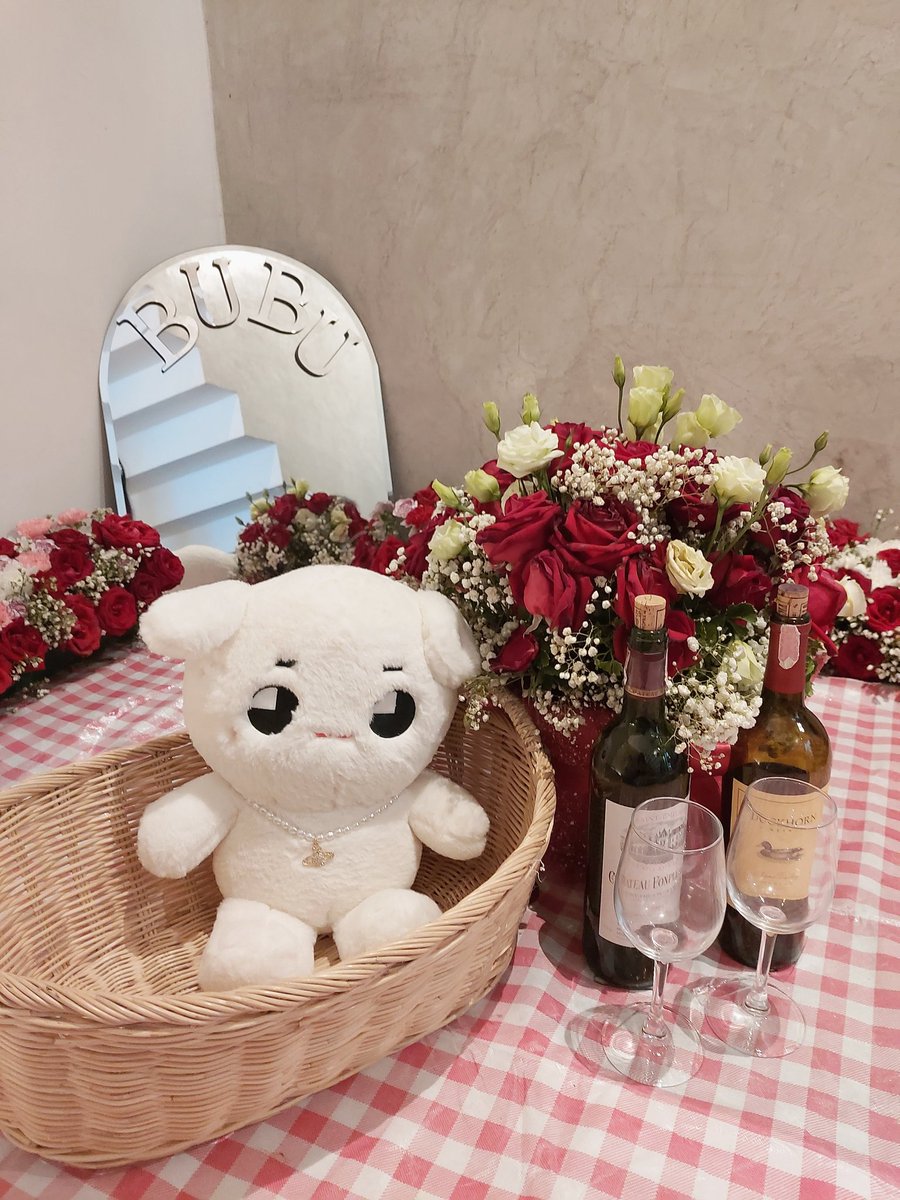iam_pp's tweet photo. คาเฟ่สวยและน่ารักมากๆๆ ประทับใจมากๆเลยค่า 🌹🎀🎀🧚♀️👑💘💘
#extraordinaryTY https://t.co/EdYDmHe9FU
