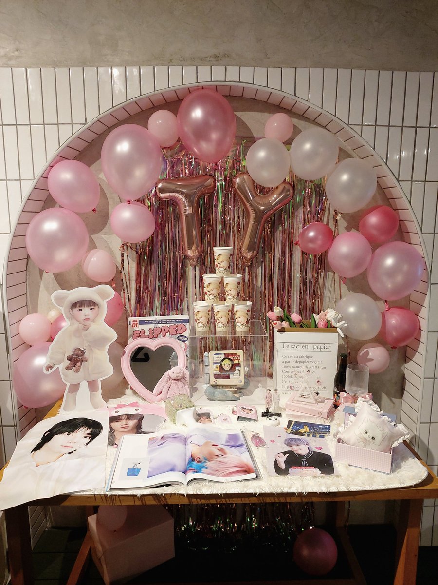 iam_pp's tweet photo. คาเฟ่สวยและน่ารักมากๆๆ ประทับใจมากๆเลยค่า 🌹🎀🎀🧚♀️👑💘💘
#extraordinaryTY https://t.co/EdYDmHe9FU