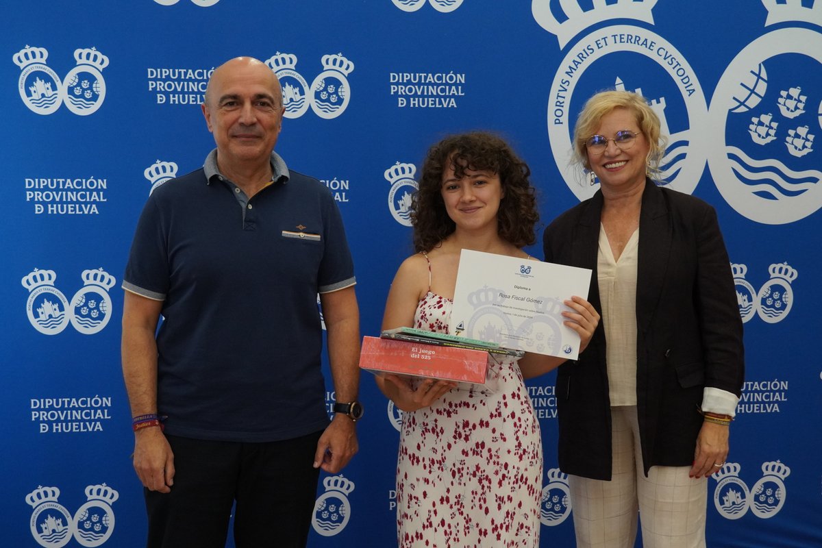 DipuHU's tweet photo. 🔵@DipuHU ha premiado la dedicación de Juan Diego Coronel, Miriam Burrero, Tíscar Alfaro y Rosa Fiscal, ganadores del Concurso, por sus trabajos, con un lote de libros para incentivar aún más su amor por la lectura y por la investigación
👏Enhorabuena!! https://t.co/wUS7w7NE0H