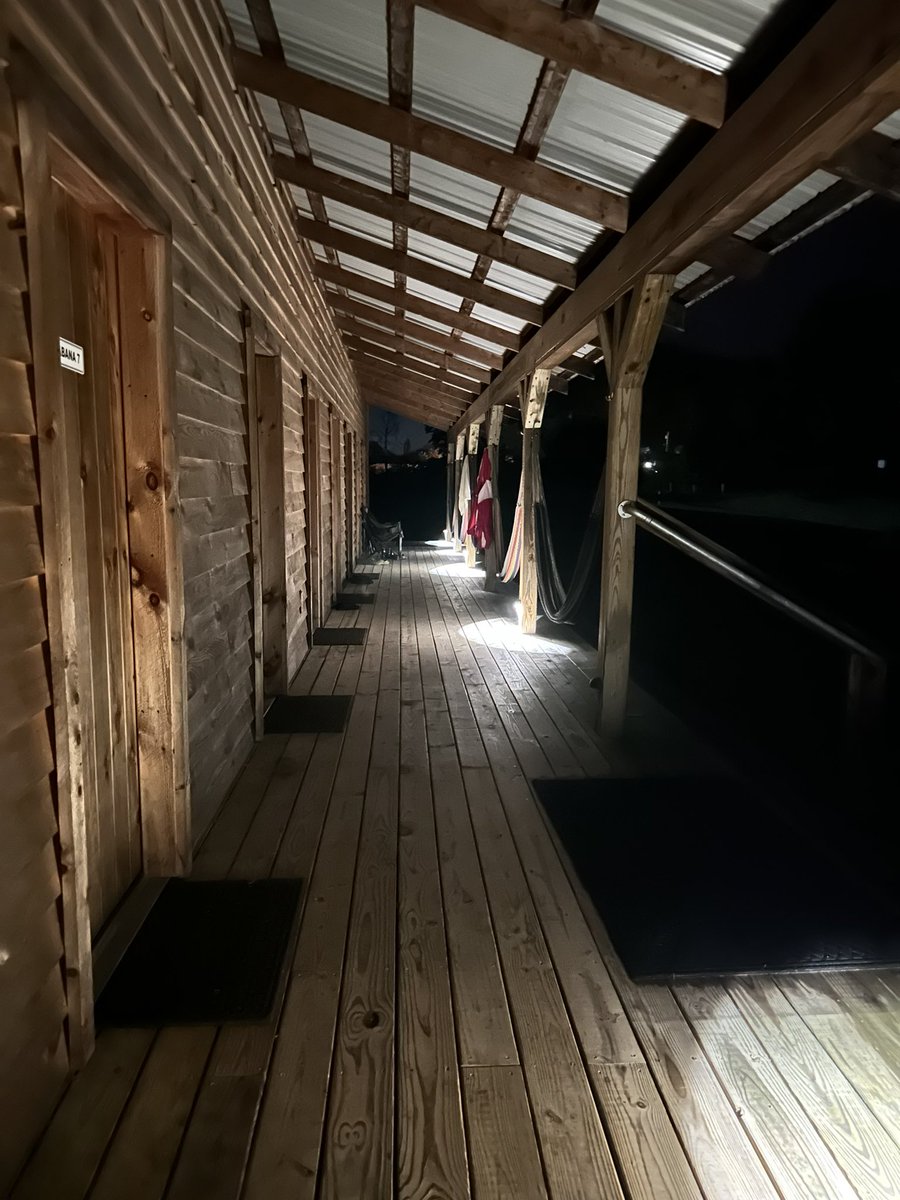 jackshoegazer's tweet photo. My first @barrelhouse #writercamp on the books. Not pictured: writing. https://t.co/FDN1uhuPLn