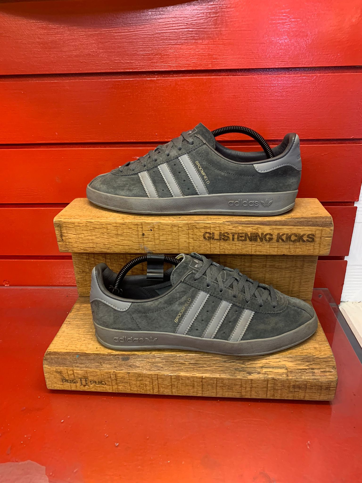 Adidas broomfield size 9 sale