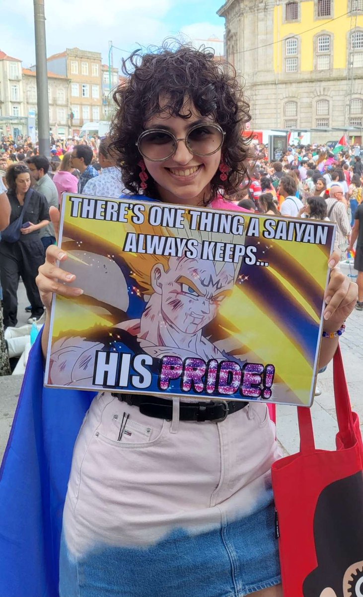 27_orange_lily's tweet photo. Thank you for all the love in this comic I was absolutely not expecting this to blow up as much as it did 😭😭💞💞💞🌈🌈 as a bonus here's me at Pride with my Vegeta sign https://t.co/tAFE2oqStK