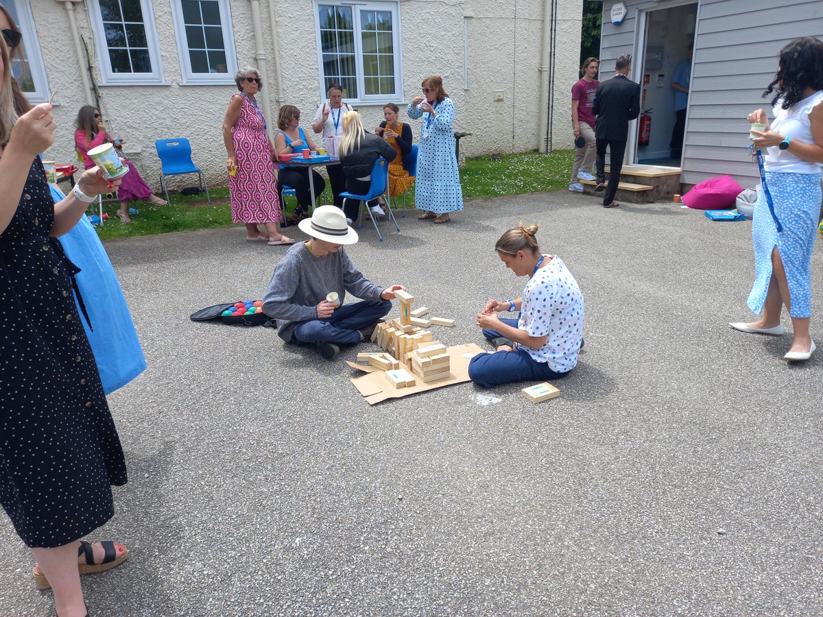 ChesApa's tweet photo. On the 20th June, we welcomed students, parents and staff into Glynn House for a Year 11 leavers celebration. 

We ate pizza and ice cream and it was fantastic chance to celebrate our wonderful Year 11s finishing their exams.

Good luck to you all for your future adventures! https://t.co/YiOMmaeu0n