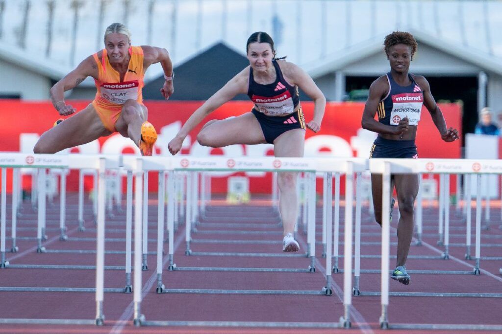 Yleisurheilu (@yleisurheilu) on Twitter photo Aitajuoksijat Reetta Hurske ja Lotta Harala sekä korkeushyppääjä Ella Junnila valittiin Pariisissa kilpailevaan Suomen olympiajoukkueeseen. Tamper yleisurheilu.fi/uutinen/hurske… Aitajuoksijat Reetta Hurske ja Lotta Harala sekä korkeushyppääjä Ella Junnila valittiin Pariisissa kilpailevaan Suomen olympiajoukkueeseen. Tamper yleisurheilu.fi/uutinen/hurske…