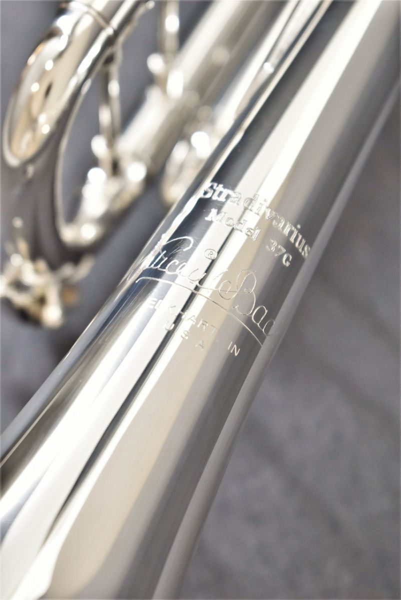 kurosawawind_YH's tweet photo. 【#VBACH 180ML37GBSP】
《#キャッシュBachキャンペーン 対象品!》
#Stradivarius180 シリーズ #ゴールドブラスベル モデル!
シリーズの中でも
圧倒的に
奥深く!力強く!しなやかで表現力に富んでおります😆
#バック #トランペット #吹奏楽 #ビックバンド #クラシック #ジャズ #オーケストラ https://t.co/jfeUILEW70