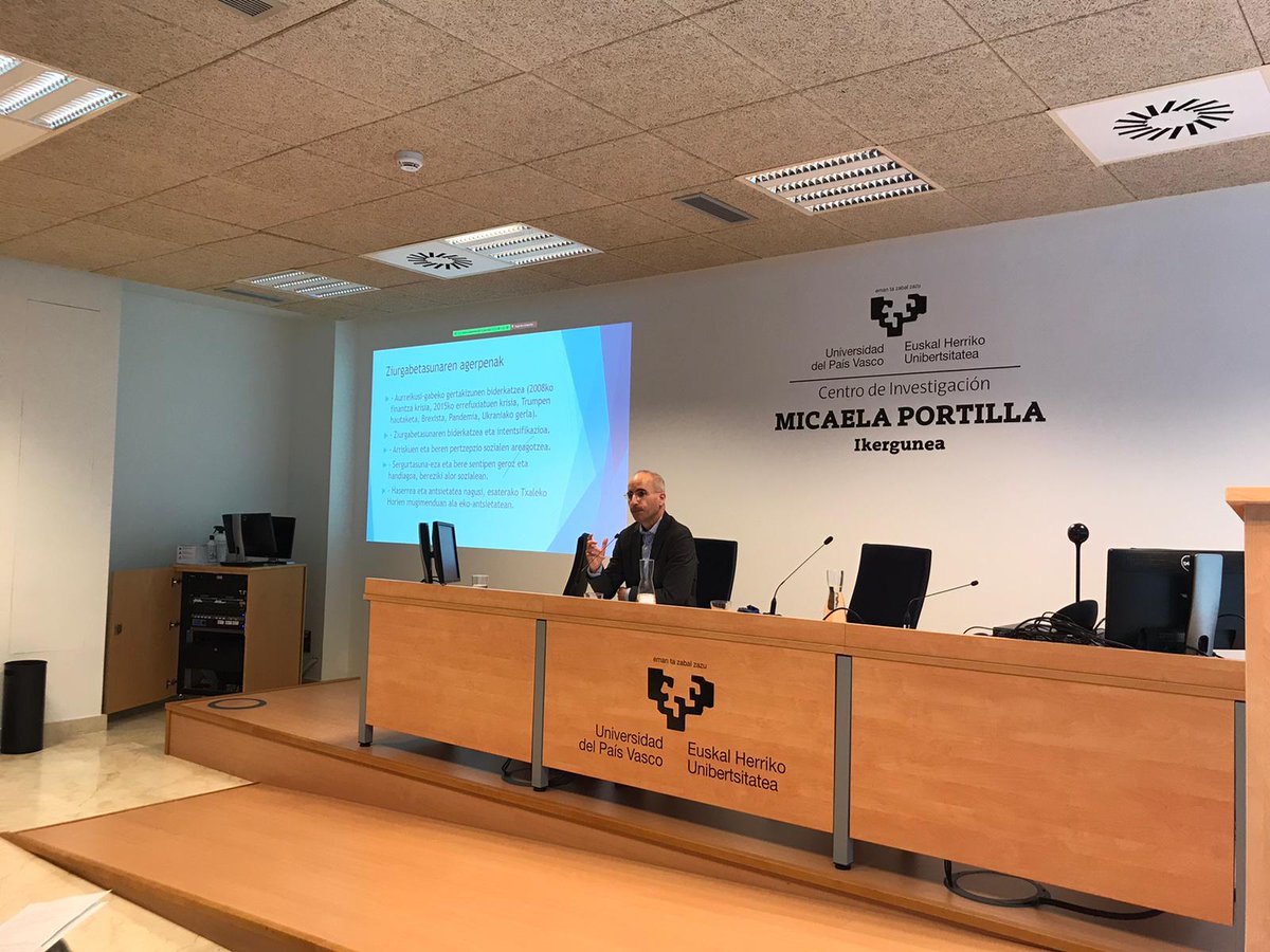 BC3Research's tweet photo. Tras la pausa, @EguzkiUrteaga, profesor de la @upvehu, hablará sobre "La sociedad de la incertidumbre y el crecimiento del populismo". A continuación, la directora científica de BC3 María José Sanz abordará los hechos innegables sobre el #cambioclimático. #UIK_BC3 #populismo https://t.co/5Y88XxYEeX