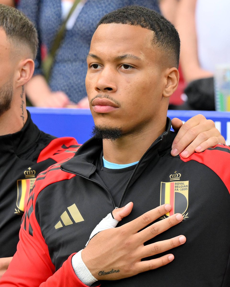 VfLWolfsburg_EN's tweet photo. Koen #Casteels and Aster #Vranckx with 🇧🇪 today in the Round of 16 #EURO2024 

#VfLWolfsburg 🟢⚪️ https://t.co/S3ve0EYdwS