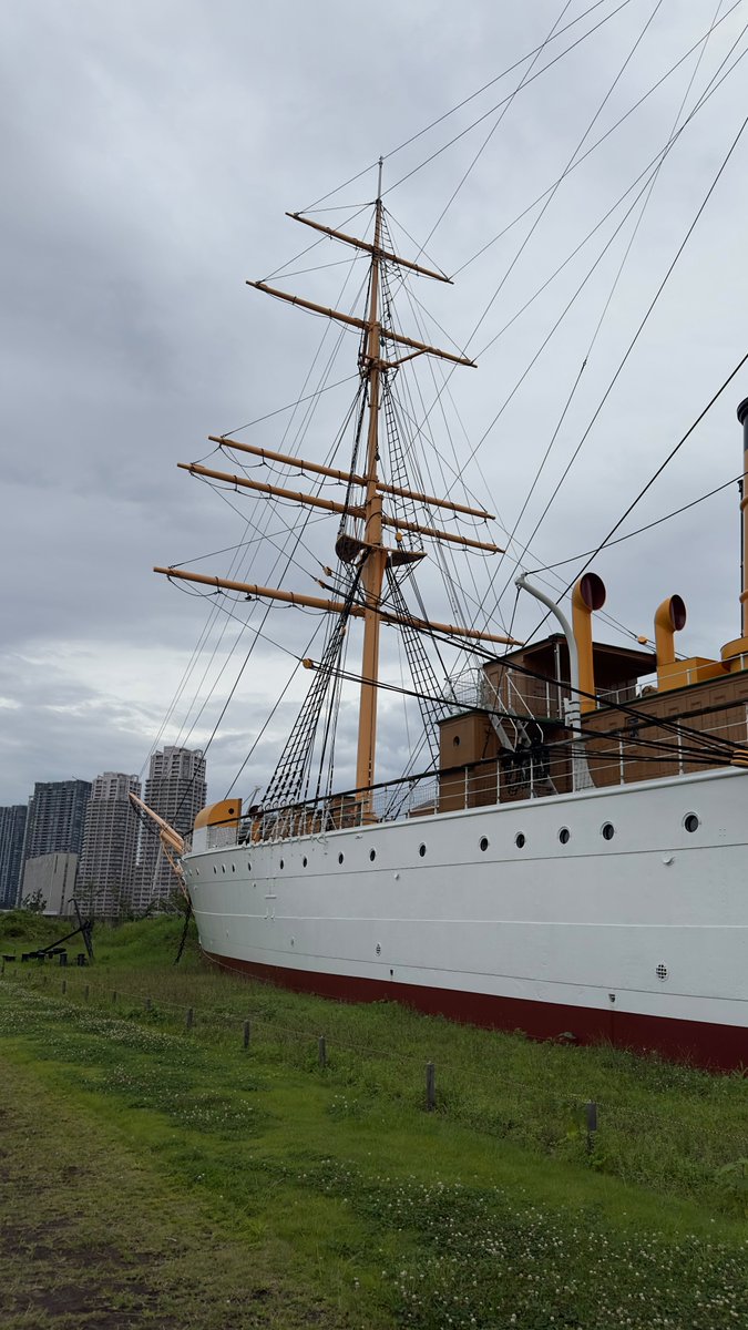 本日は東大からの東洋大と、大学をハシゴしてきました。安田講堂の前には学費値上げの抗議テントが。今しか見られない貴重な光景かもしれませんが、とにかく中の人が暑そう。。