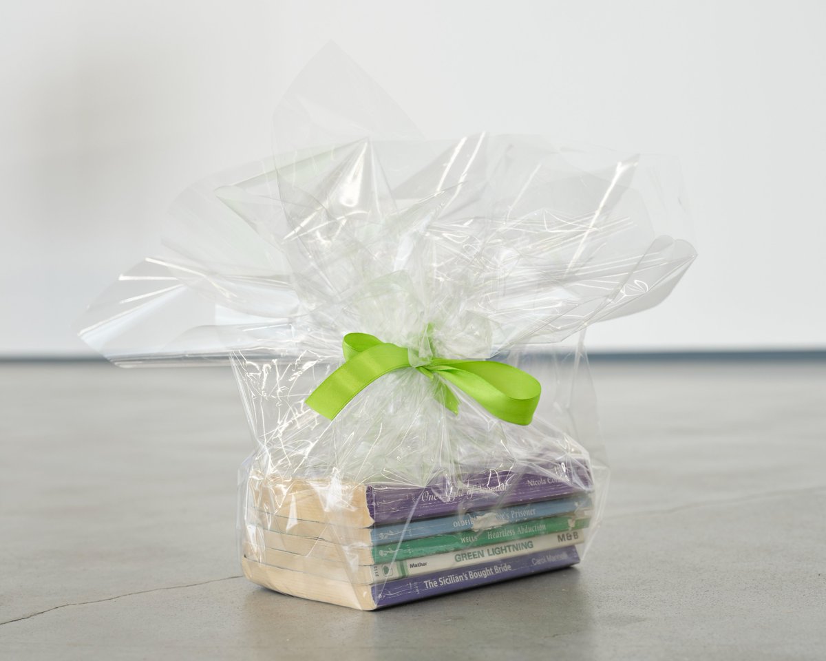 #mothertongue #Meettheartists
<a href="/ThomasWells_/">Thomas Wells</a> sculptural installation celebrates and explores matriarchal power. Through found and sculptural objects, Thomas conjures the presence of a glamorous, powerful woman and the symbolic spaces she might inhabit.📸: <a href="/photosbysi/">Simon Mills</a> 
<a href="/FreelandsF/">Freelands Foundation</a>