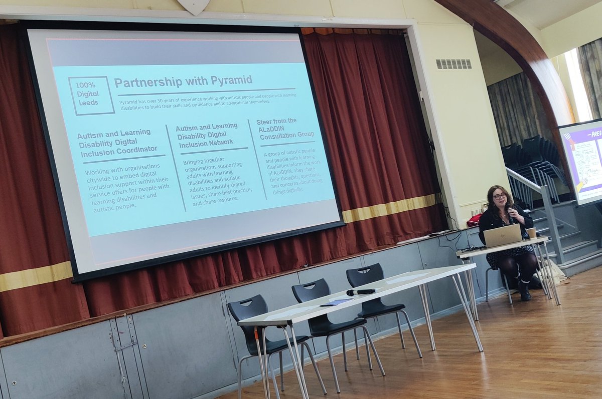 Kris Southby (@krissouthby) on Twitter photo Amy from <a href="/100DigitalLeeds/">100% Digital Leeds</a> talking about supporting people in #leeds to use the right digital tools for them, via partnership with <a href="/Pyramid_of_Arts/">Pyramid</a> Amy from <a href="/100DigitalLeeds/">100% Digital Leeds</a> talking about supporting people in #leeds to use the right digital tools for them, via partnership with <a href="/Pyramid_of_Arts/">Pyramid</a>