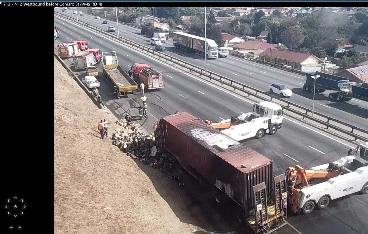 _ArriveAlive's tweet photo. Recovery currently on the scene for trailer fire on the N12 Westbound https://t.co/uJFuBtnu8w
#ArriveAlive #Update #Recovery #TrailerFire @TruckAndFreight @BurnshieldZA https://t.co/4PlXmZplpy