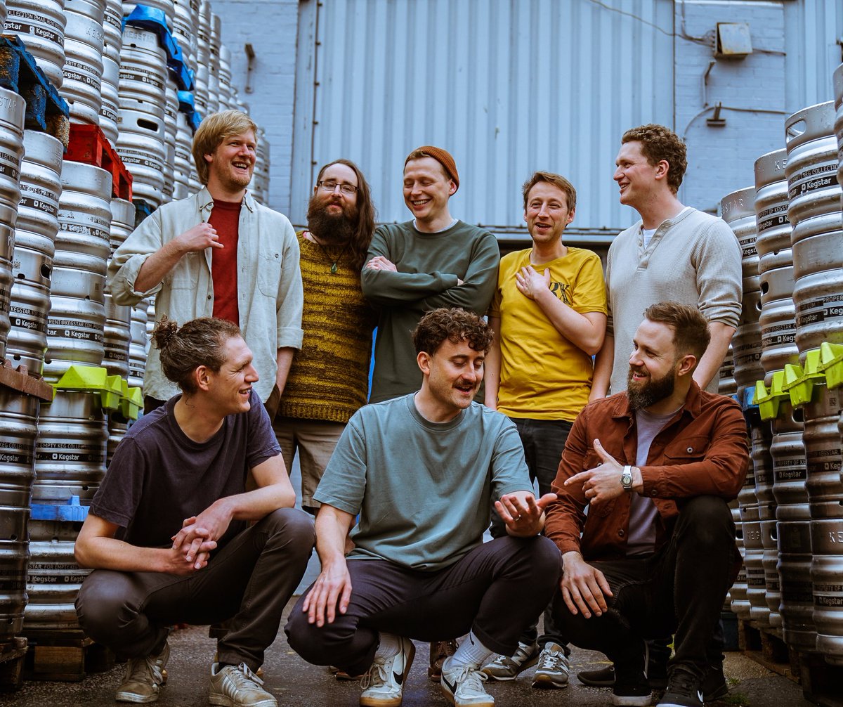 All the smiles, because we have BRAND NEW music for you tomorrow!!

Tune in at 11am to see what we’ve been up to 🍿🎥

📸 Tom Pratt