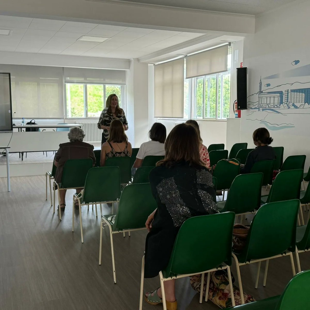 CalasanciasCoru's tweet image. Aunque 👦👧 ya estén de vacaciones el profesorado sigue formándose para mejorar la convivencia escolar. El próximo curso nos esperan algunas sorpresas. 

#SomosCalasancias
#CalasanciaMenteFelices
#TeachingForLife
#K_Damos