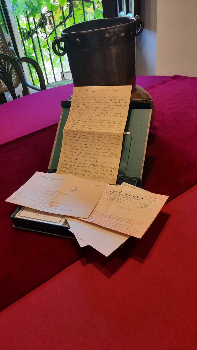 unamuno's tweet photo. Maravillosa edición conmemorativa de "Teresa" de M. de #Unamuno a cargo de @edicionesusal.
Gracias y enhorabuena a todos. 
@jambrina_  con su trabajo, @alumni por su apoyo, @sanz_hermida, José Ramón González. 👇 https://t.co/1L6UQmBz6k