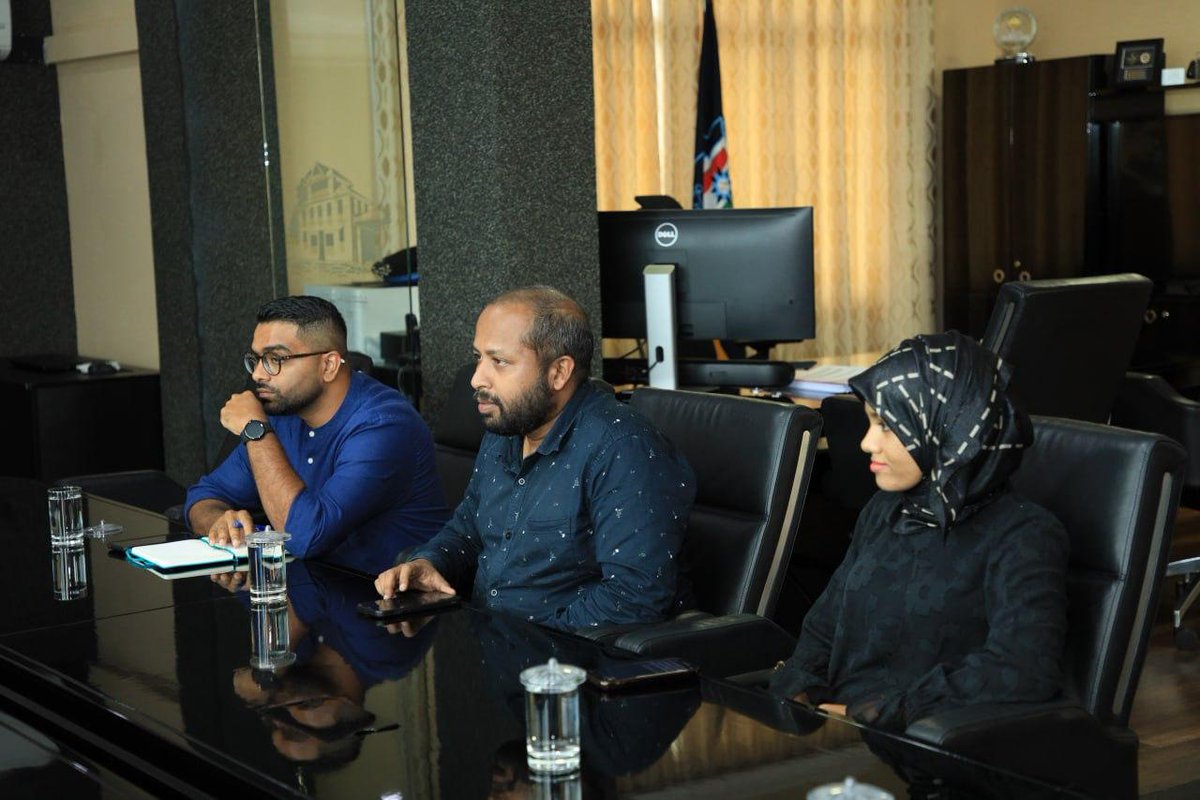 Maldives Journalists Association (@mjamaldives) on Twitter photo We met with the <a href="/PoliceMv/">Maldives Police</a> Commissioner, <a href="/PoliceMvCP/">Commissioner of Police, Maldives</a> to discuss concerns about #PressFreedom in the Maldives. We agreed to collaborate on solutions to the challenges journos face. We hope this discussion will pave the way for further cooperation, including training for journos on We met with the <a href="/PoliceMv/">Maldives Police</a> Commissioner, <a href="/PoliceMvCP/">Commissioner of Police, Maldives</a> to discuss concerns about #PressFreedom in the Maldives. We agreed to collaborate on solutions to the challenges journos face. We hope this discussion will pave the way for further cooperation, including training for journos on