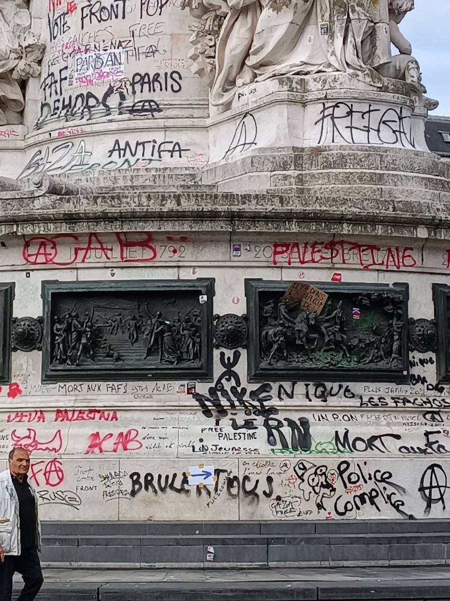 AsNogaret's tweet photo. Une image vaut mille mots. Là, un seul suffit : dégénérescence. https://t.co/FDECzuTMnR