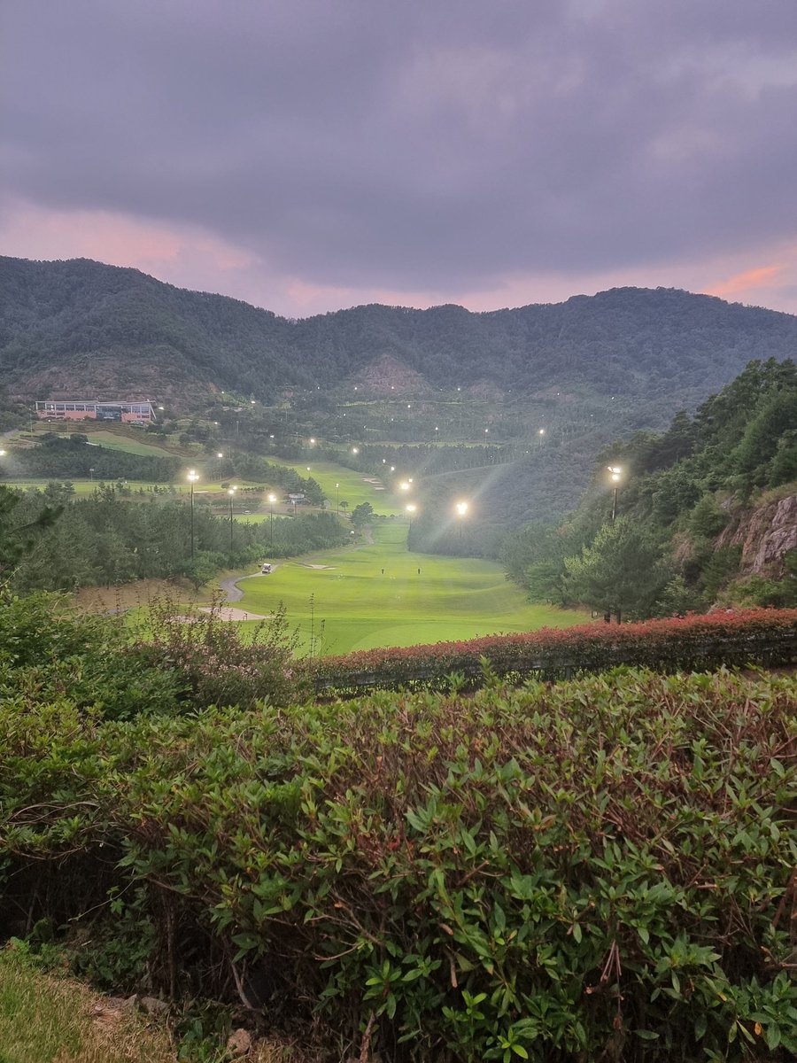 오늩도 돈도 털리고 맨탈도 털리고..
여자 따박공 못이기겟네 ㅎ