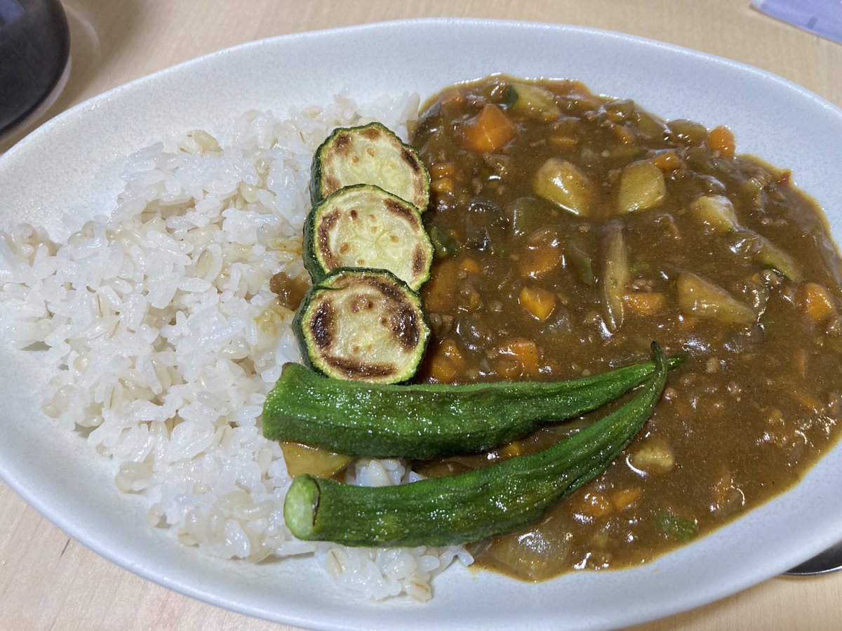 nemublogcom's tweet photo. 夏野菜カレー！この季節がやってきた！ https://t.co/69aoxiSrLa
