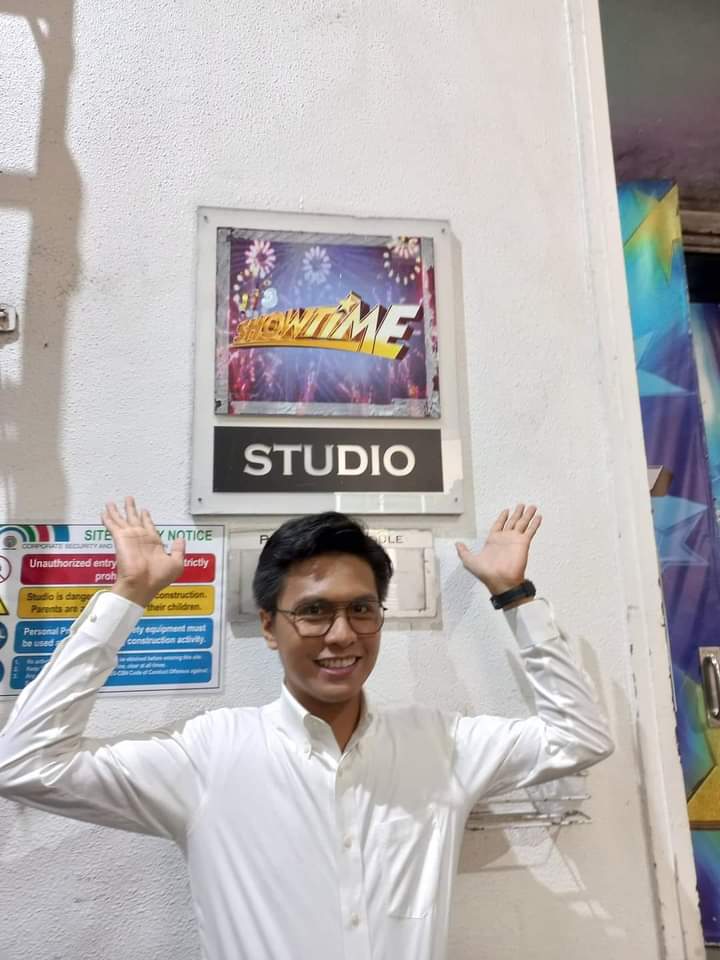 kim_idduri's tweet photo. Catch  Searchee  Adrianne Bong M. Alvarado   live na live sa It's Showtime  #EXpeciallyForYou #ShowtimeYourHappiness

Subscribe, follow and watch us LIVE Monday to Saturday 12nn
https://t.co/R1TrAnHu69
https://t.co/xKRtEOQF8o
https://t.co/NF5s6qkgxx

#ItsShowtime #searchee https://t.co/zeimGY9yU9